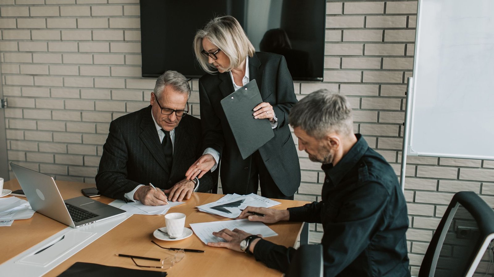 Taxvisors accountants meeting with a business client in Mississauga